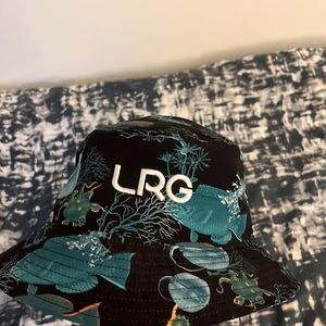 LRG bucket hat